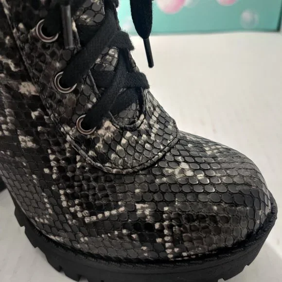 LIMIT High Platform Heel Ankle Bootie Black/Gray - Picture 3 of 7